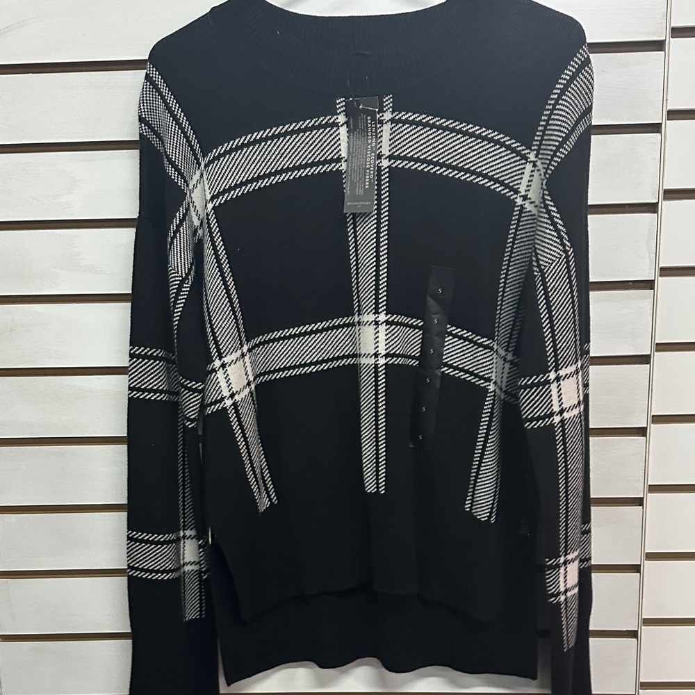 Banana Republic Black and White Knit Top